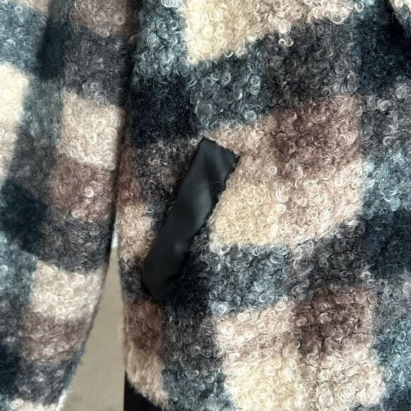 Neutral Plaid Blazer Coat - Picture 4 of 5